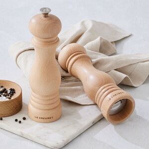 Le Creuset Classic Set of 2 Salt & Pepper Mills Wood